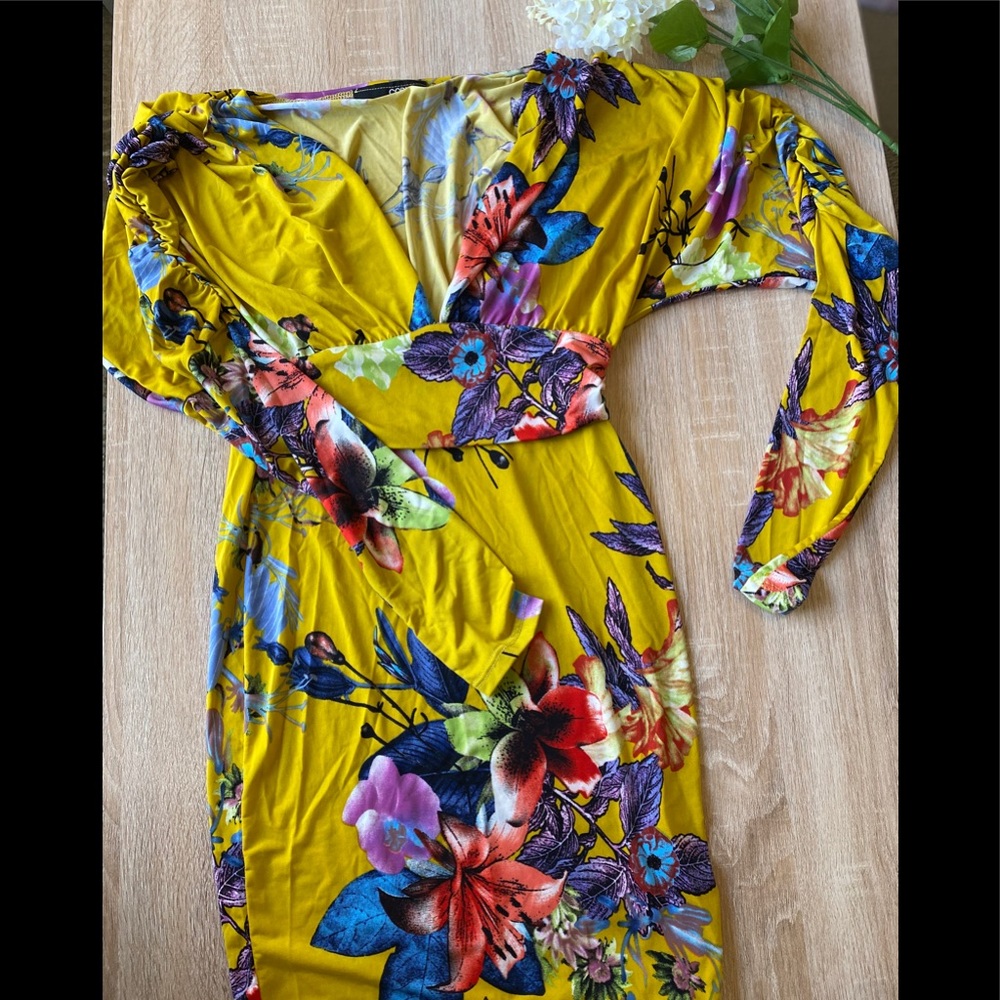 Floral longhorn sleeve dress